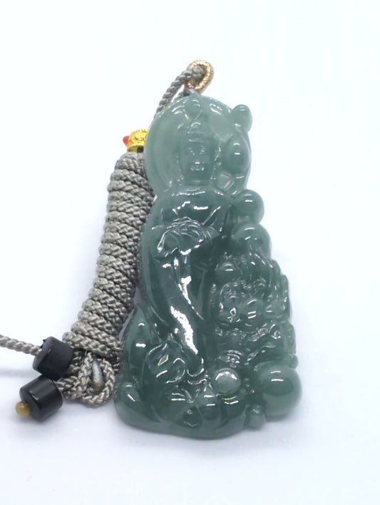 Green jadeite Avalokiteśvara pendant
